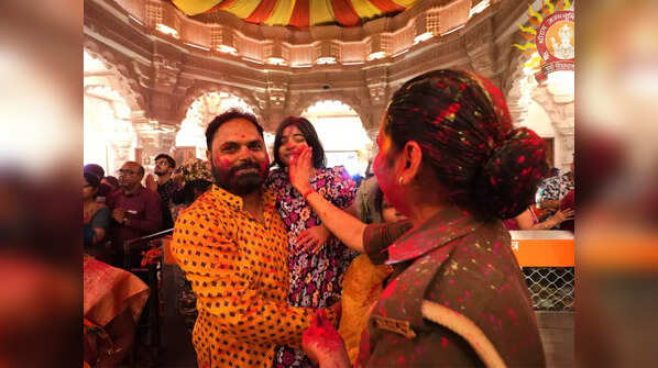 Rangotsav engulfs Ayodhya