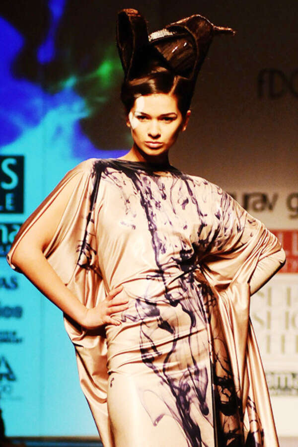 Simran Mundi Photos
