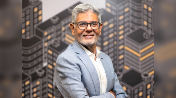 How Dhruv Agarwala went from 3XL to M