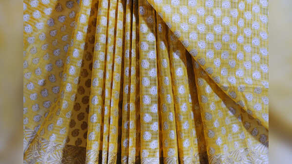 Uneven hemline