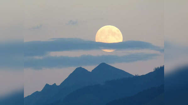 Full Moon (April 23)