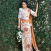Why are Kandyan saris popular?