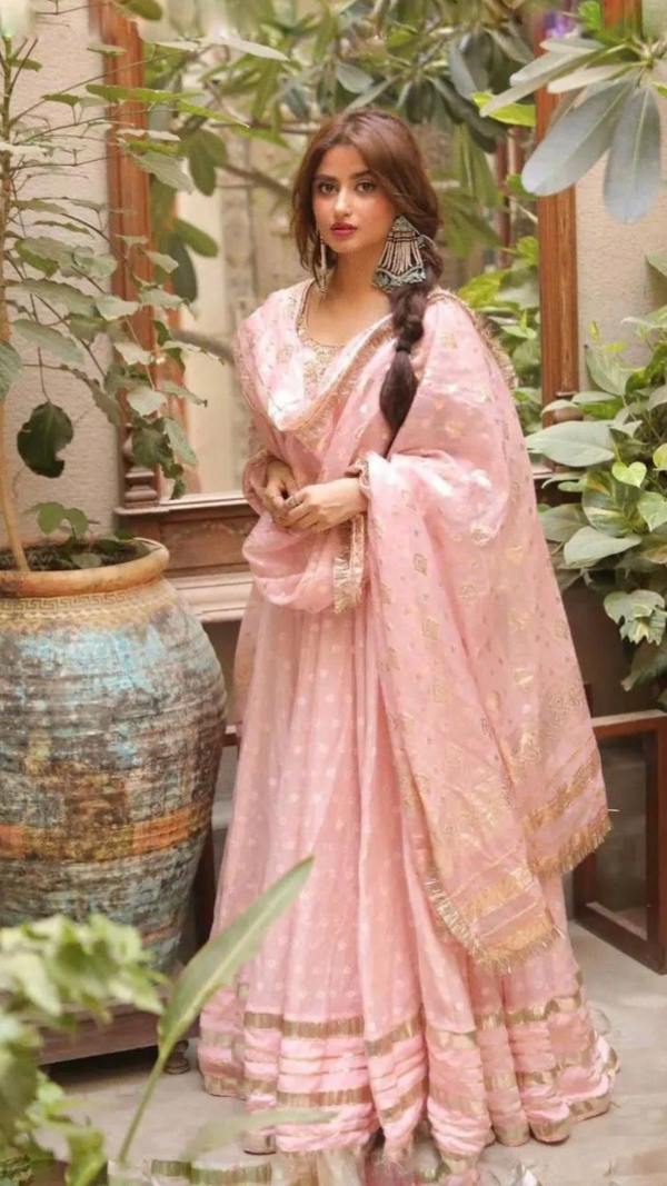 Sajal Ali Images