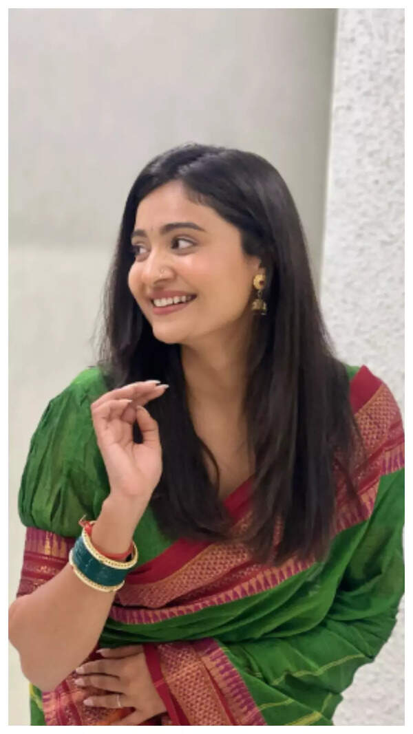Shraddha Dangar Wallpapers