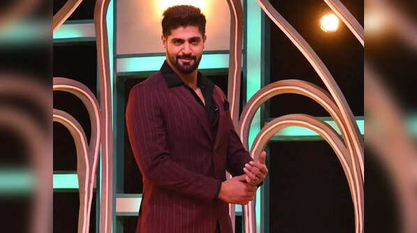 Watching previous seasons of Splitsvilla