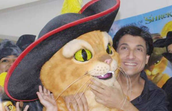 <a class="_64-f" href="https://www.facebook.com/shiamakofficial/"></a>Shiamak
