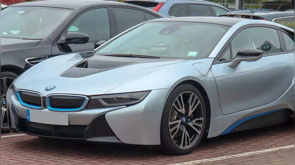 <strong>BMW i8</strong>
