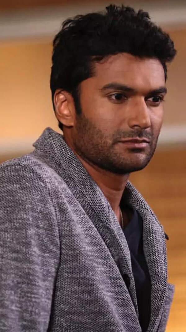Sendhil Ramamurthy Wallpapers