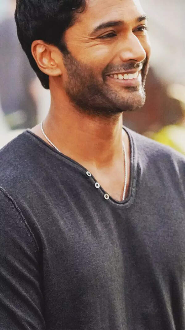 Sendhil Ramamurthy Photos