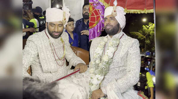 Dulha Dipak Chauhan’s grand entry