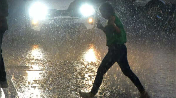 Forecast suggests mix of cloud, rain