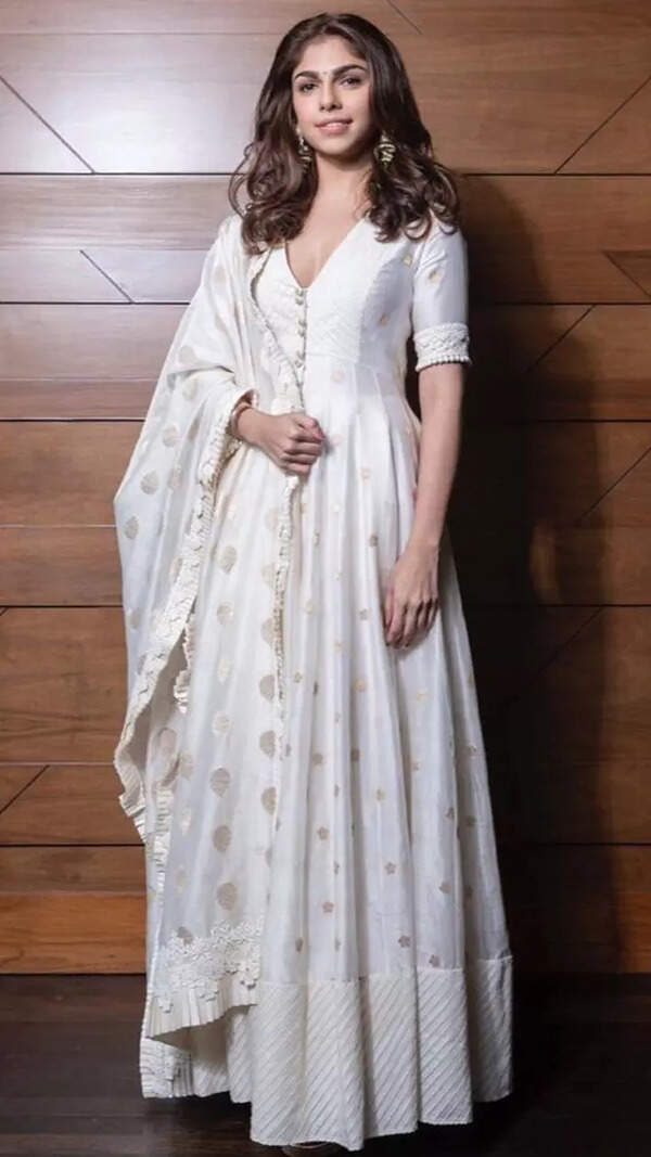Sharmin Segal Pictures