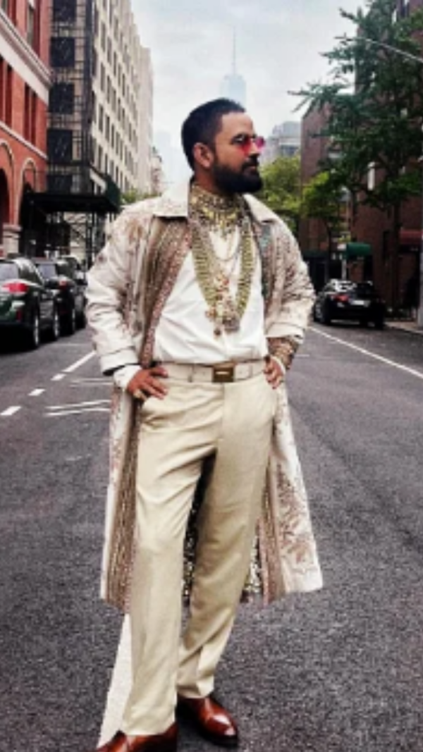  Sabyasachi