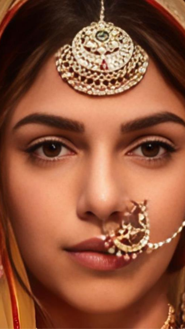 Sharmin Segal Pictures