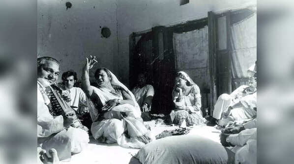 How Lahore's Shahi Mohallah Became Heera Mandi