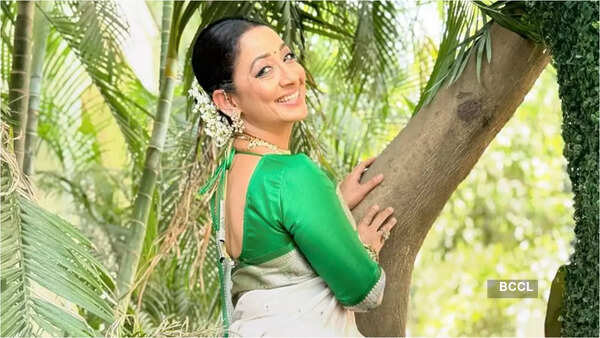 Shruti Ulfat Wallpapers