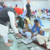 Article image for: PM Modi serves langar at Patna Sahib