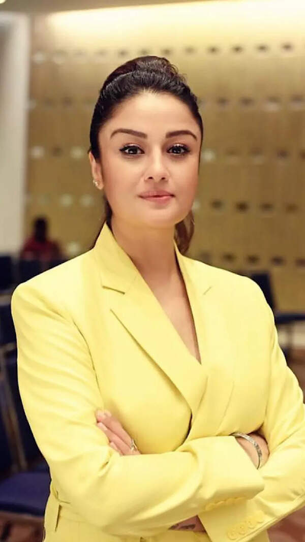 Sonia Agarwal Photos