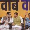 Kejriwal leads protest with AAP leaders