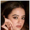 Article image for: <i class="tbold">smokey eyes</i>