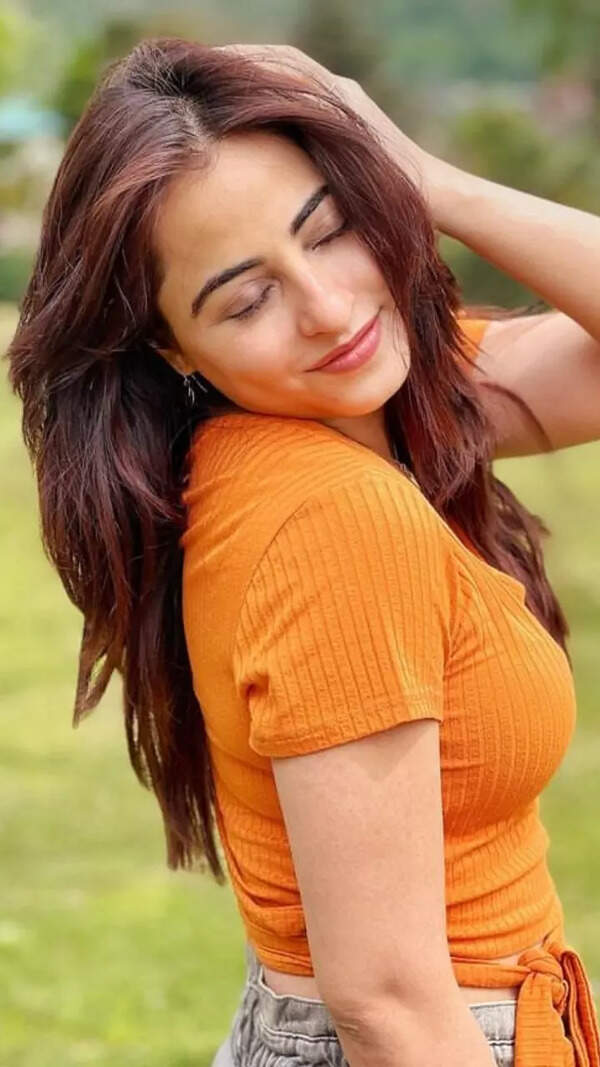 Niyati Fatnani Photos