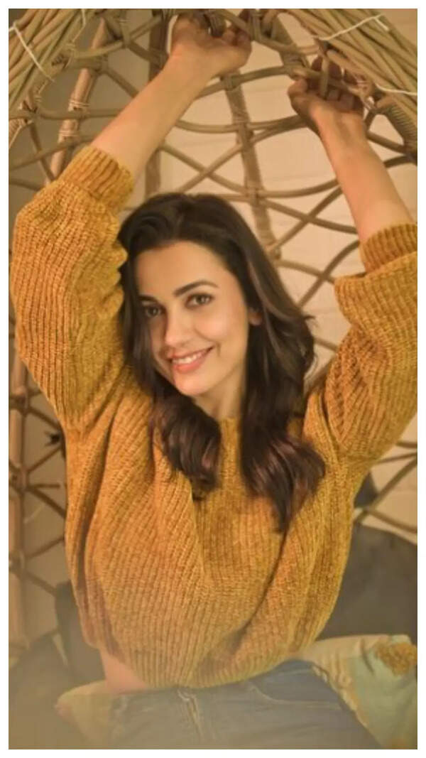 Esha Kansara