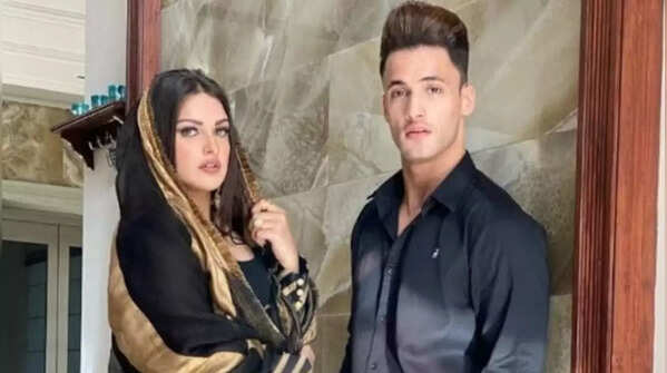 Relationship with Himanshi Khurana