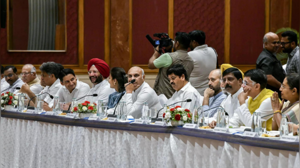 Congress claims Lok Sabha results indicate revival