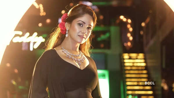 Shantipriya Photos