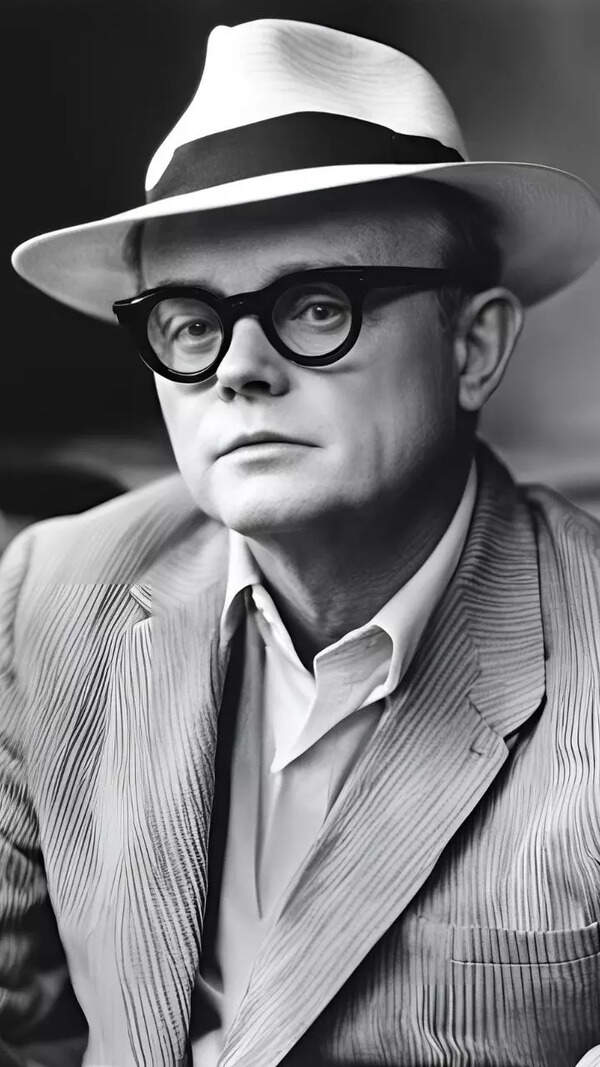 Truman Capote Wallpapers