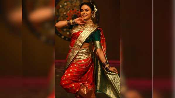Nauvari sari