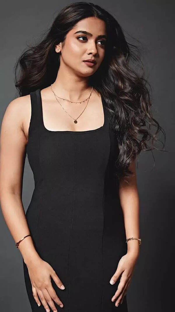 Sri Gouri Priya Photos