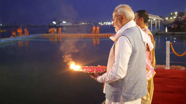 PM Modi performs Ganga Pujan