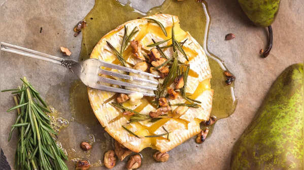 Baked Pears with Walnuts