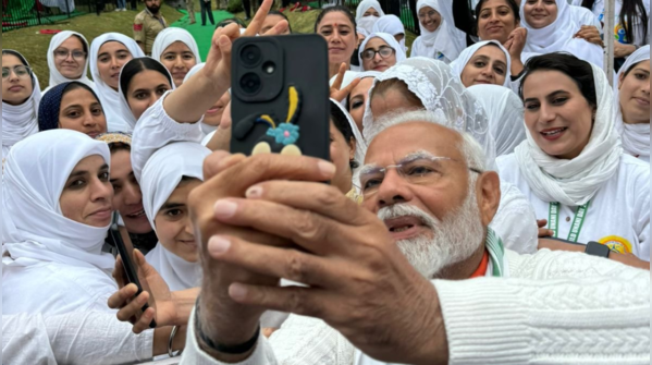 PM clicks selfies post-Yoga celebrations