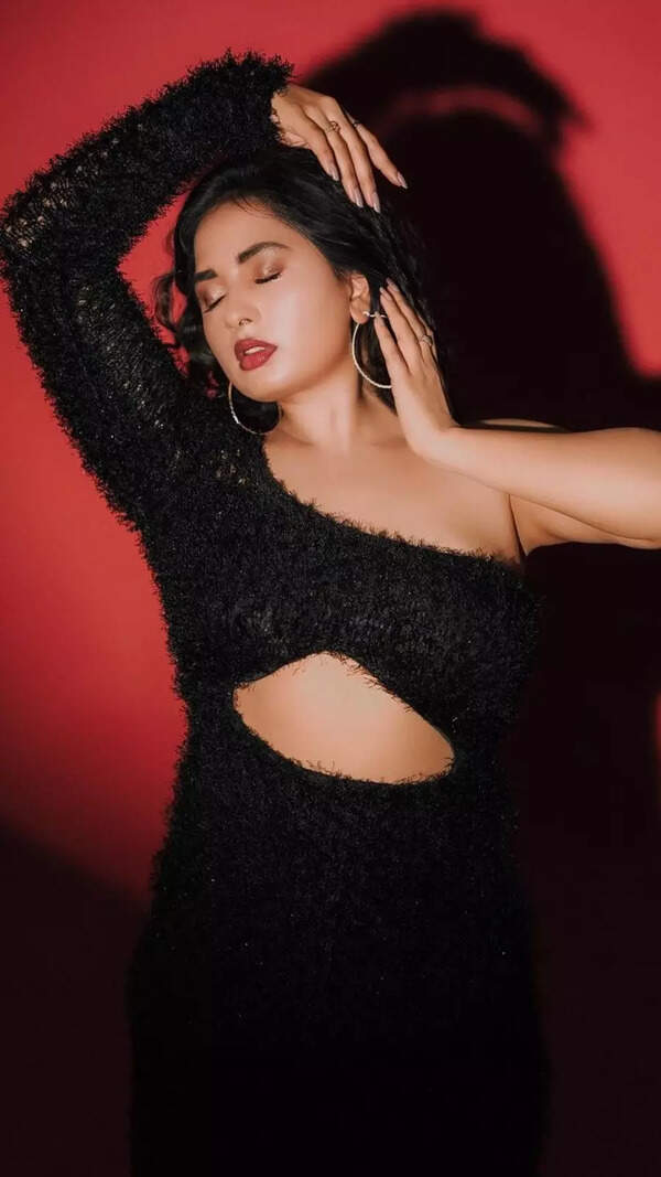 Srushti Dange Photos