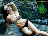 Models pose for wild photoshoot!
