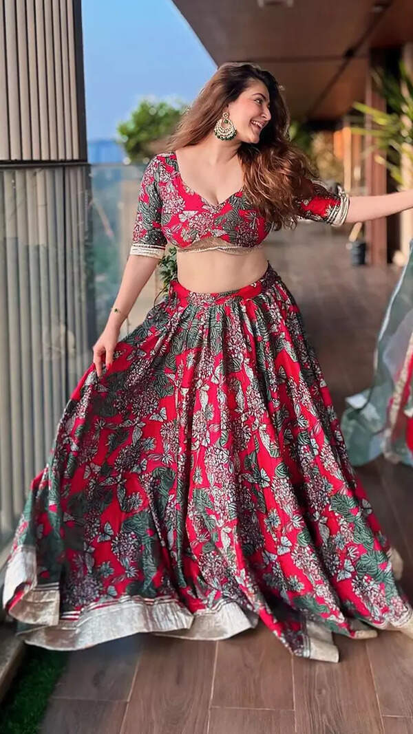 Shivaleeka Oberoi Photos