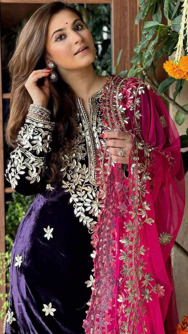 Shivaleeka Oberoi Pictures