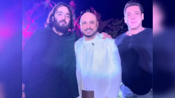 Salman Khan celebrates Anant Ambani's birthday