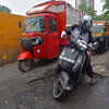 Mumbai Rain Live: After the heavy rainfall yesterday, dangerous pothole has formed on GMLR Road, causing rickshaws and scooters to tilt on the way in city on Tuesday.