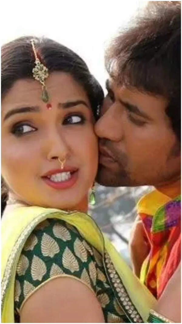 Amrapali Dubey Stills