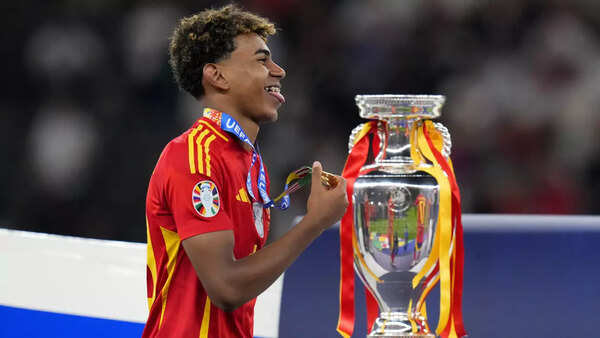 Article image for: Birthday boy Lamine Yamal wins Euro 2024 and best young player award