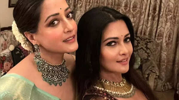 Raima Sen and Ria Sen