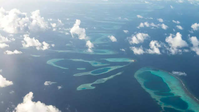 Nearly 1,000 disappearing islands in Maldives growing in size ...