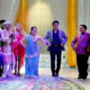 ​Shah Rukh Khan teaches his iconic step to Gokuldham wasi