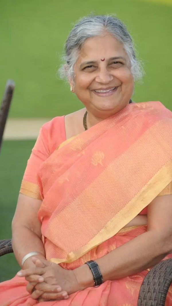 Sudha Murthy Images