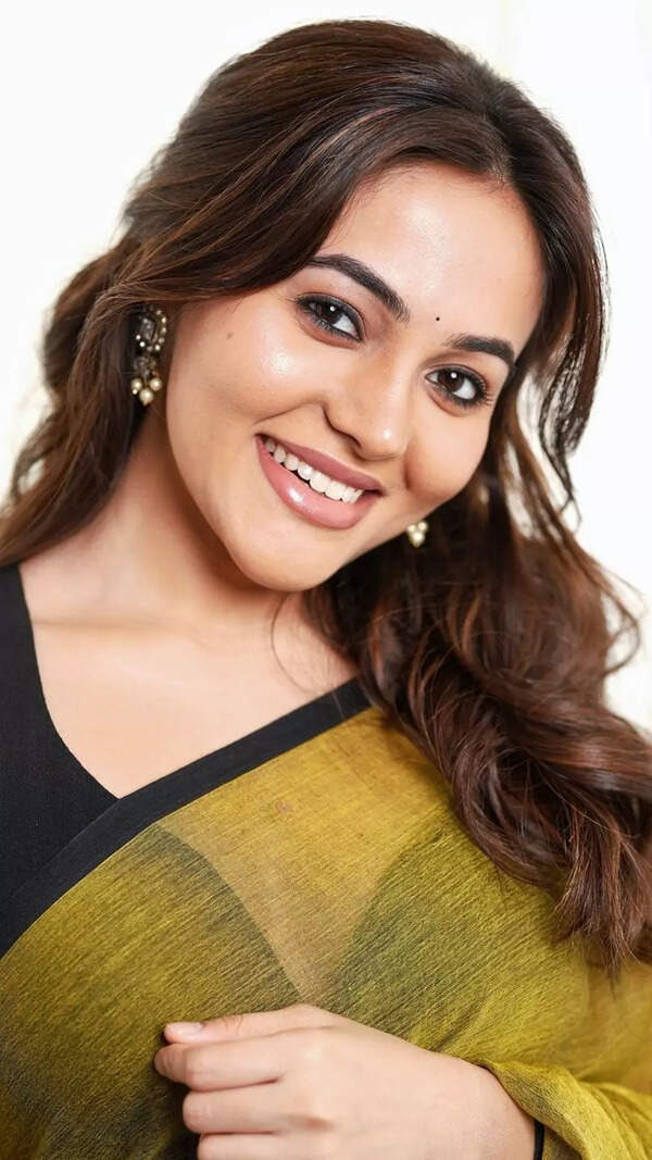 Bhavani Sre Wallpapers