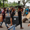 ​Looters at Ganabhaban