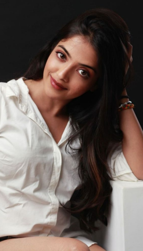 Khushi Dubey